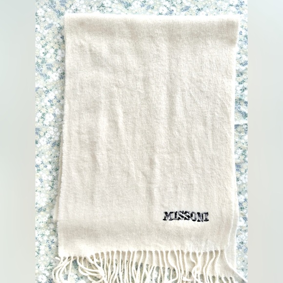 MISSONI 100% Wool Scarf - Picture 2 of 4